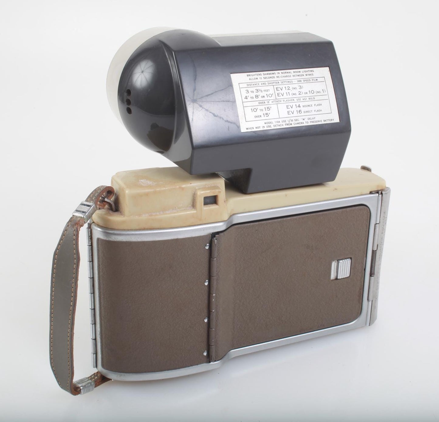 Polaroid Model 80A Land Camera w/Wink Light Flash