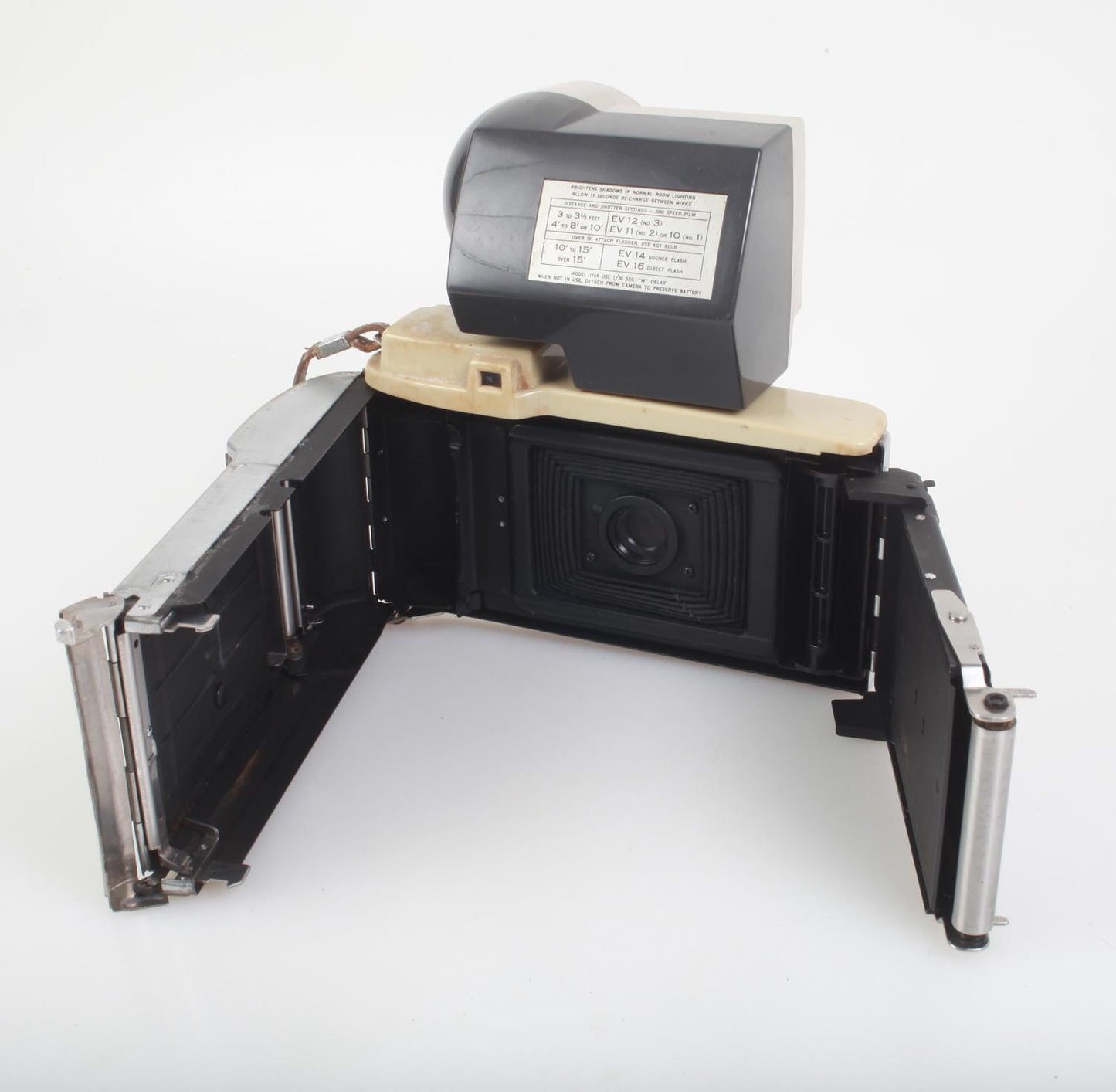 Polaroid Model 80A Land Camera w/Wink Light Flash