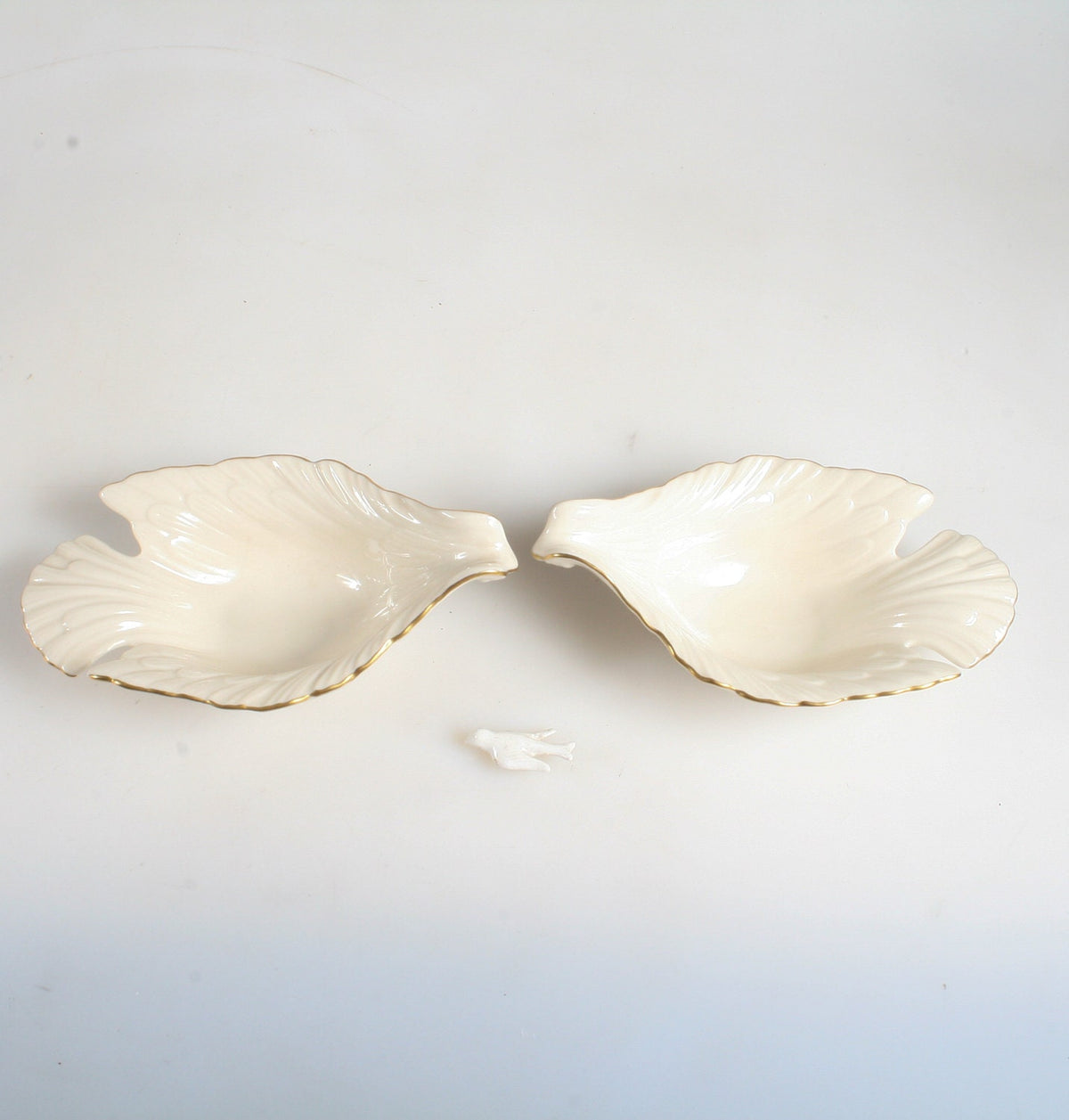 LENOX Porcelain Dove Trays with Gold Trim and Miniature Dove//Candy Dishes//Home Decor