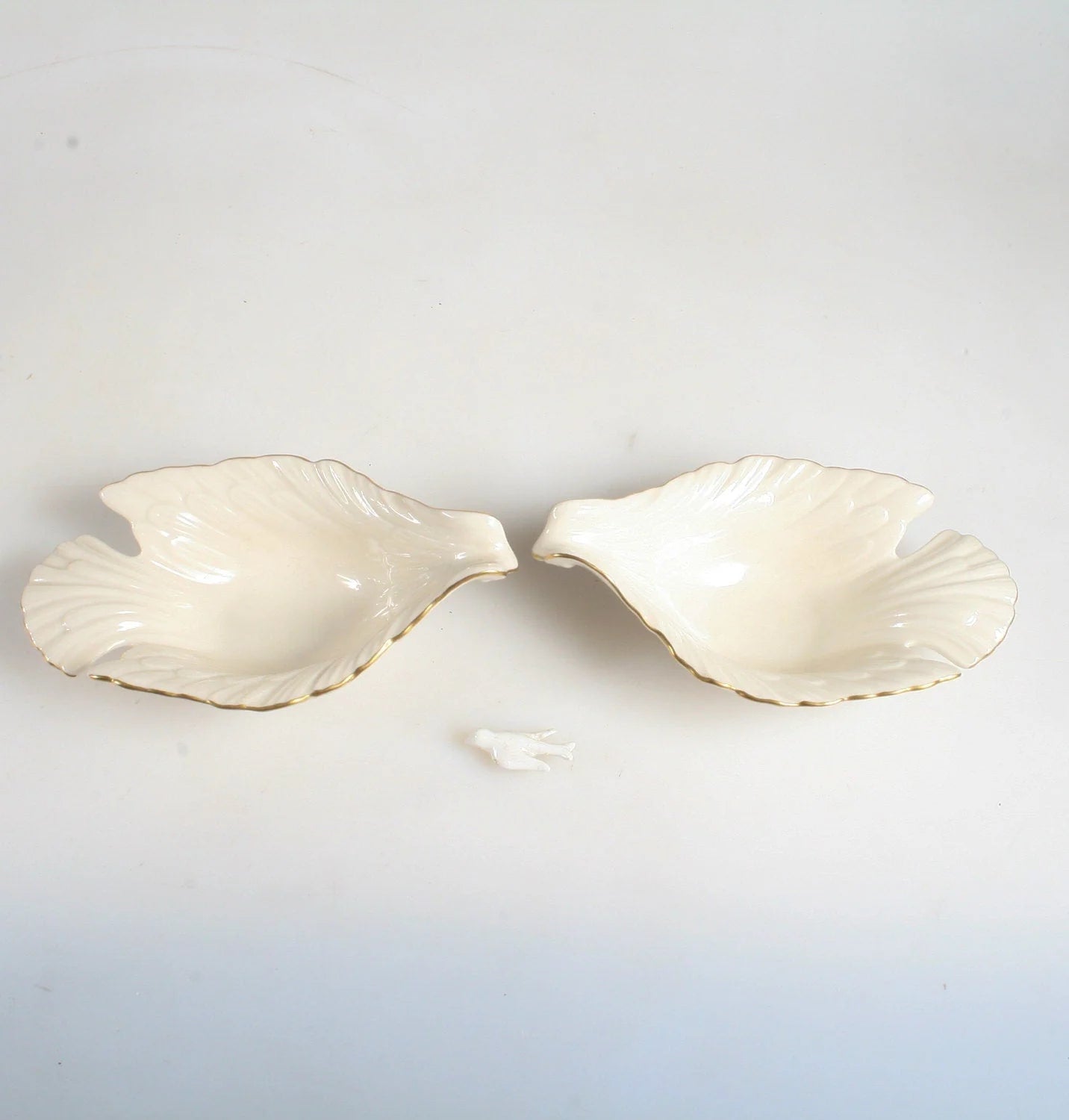 LENOX Porcelain Dove Trays with Gold Trim and Miniature Dove//Candy Dishes//Home Decor