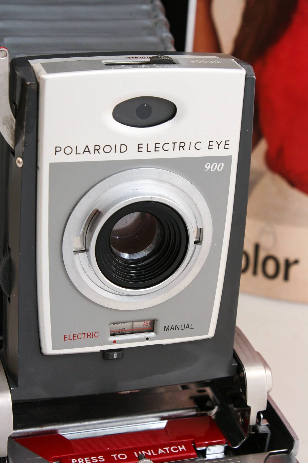 Polaroid Electric Eye Land Camera, Model 900, In Original Box w/ Manual, Flash and Carrying1Case