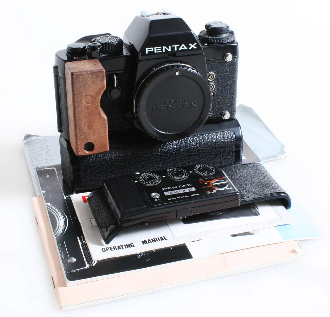 Pentax LX 35MM SLR Body with Body Cap/Data Back/Winder/Manuals