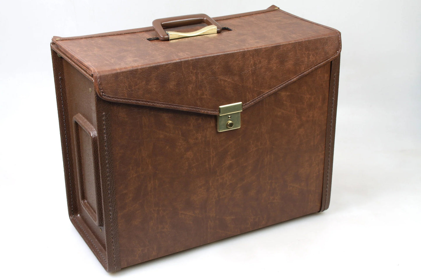 Travel Case w/ Built in Speaker and Key