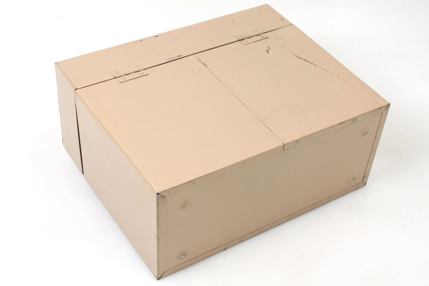 Heavy Duty Metal Case w/ Lock + Key