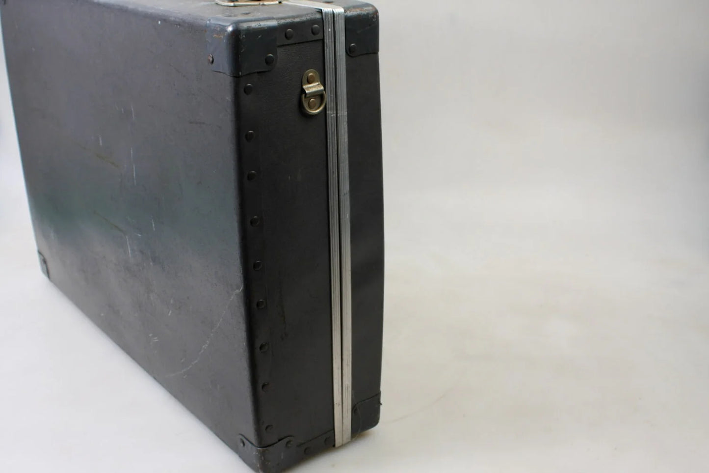 Vintage Travel Case w/ Foam Top