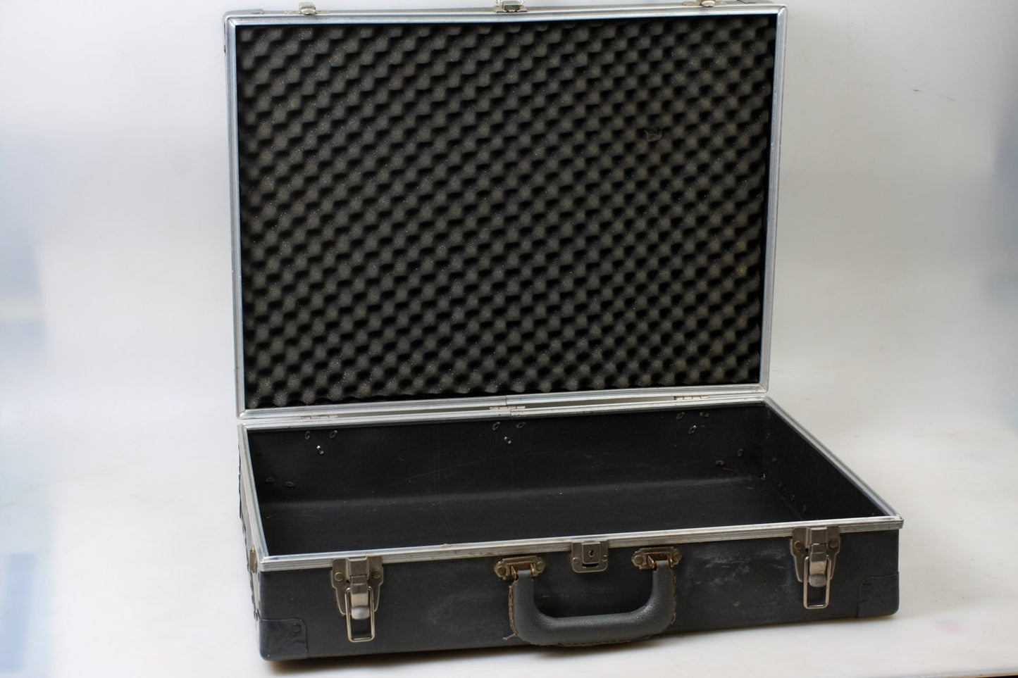 Vintage Travel Case w/ Foam Top