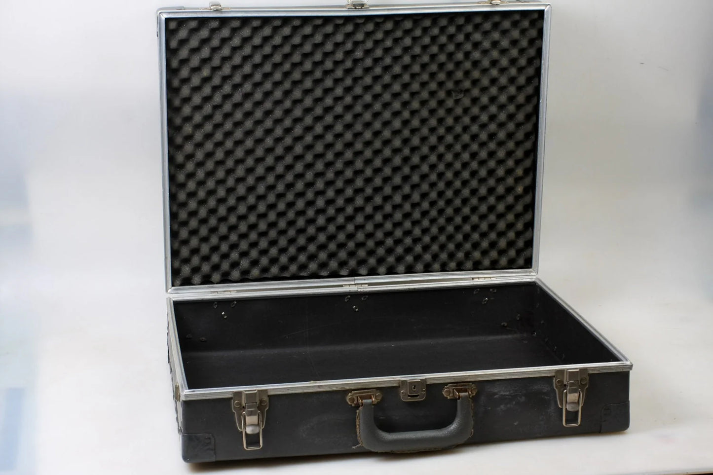 Vintage Travel Case w/ Foam Top