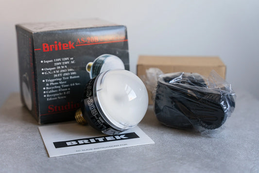 Britek AS-20B w/ Umbrella Light Holder - New Old Stock