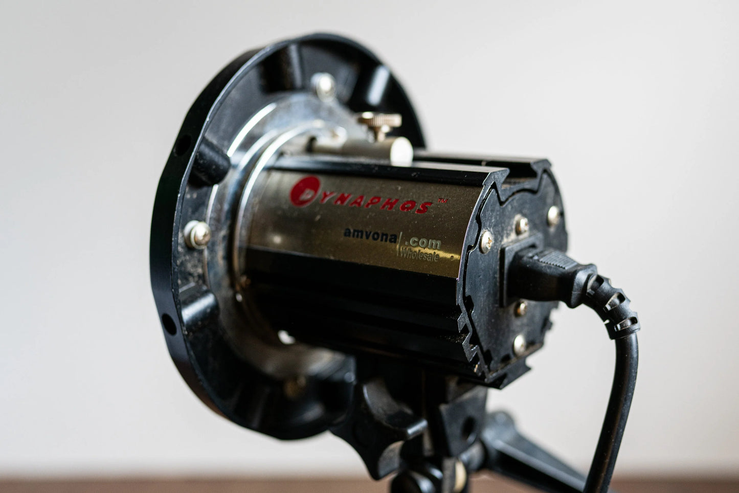 Dynaphos Amvona Professional Light Holder w/ Smith Victor Light Stand