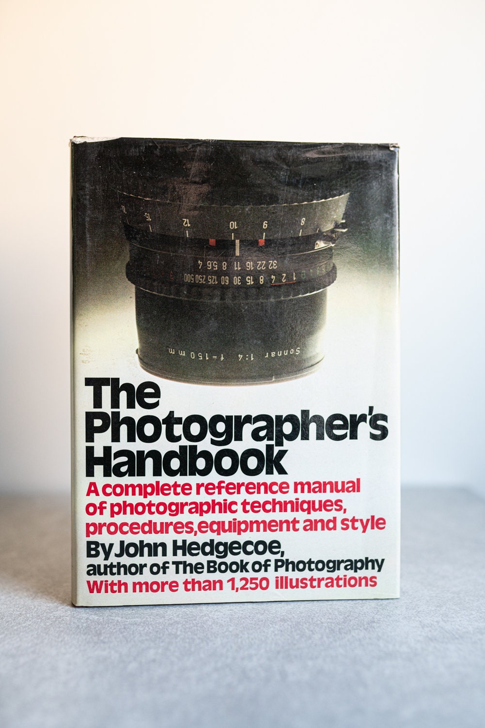 The Photographers Handbook Second Edition Fully Revised by John Hedgecoe