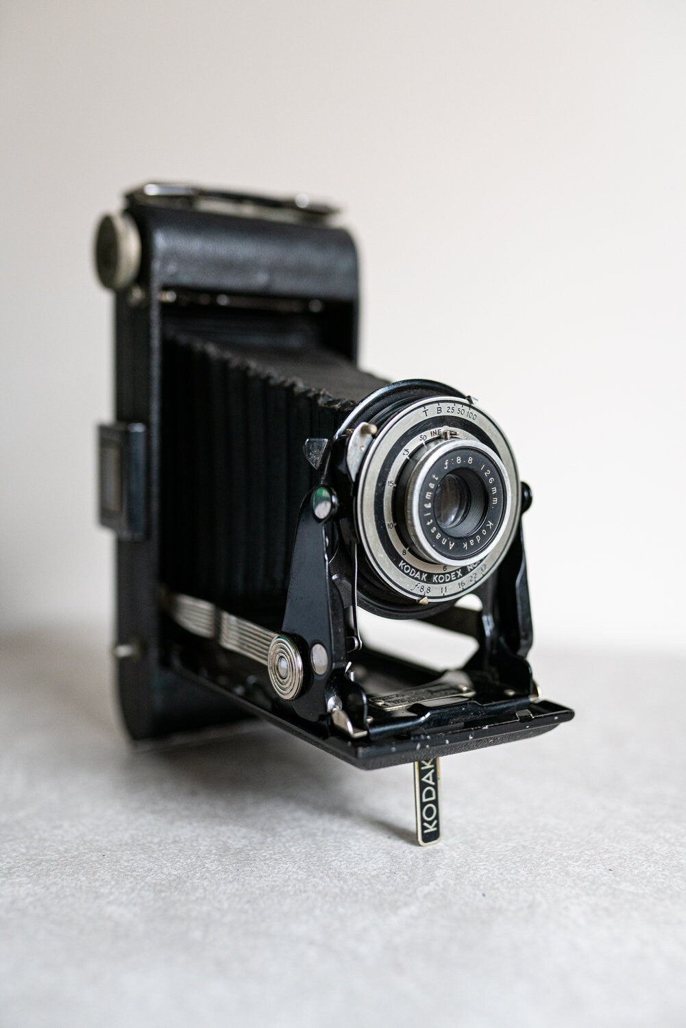 Kodak Folding 616 Film Art Deco Camera w/ Leather Case