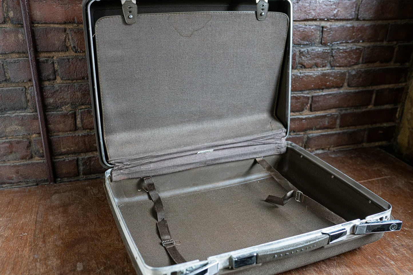 Vintage Retro Samsonite Silhouette Hard Sided Luggage Case