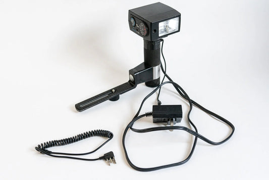 Sunpak Auto 511 Bracket Camera Flash w/ 2 PC Cords and Wall Plug