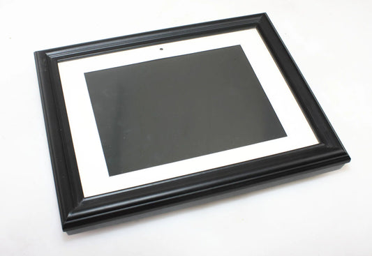 Insignia - 10.4 LCD Digital Picture Frame 8X6" Display