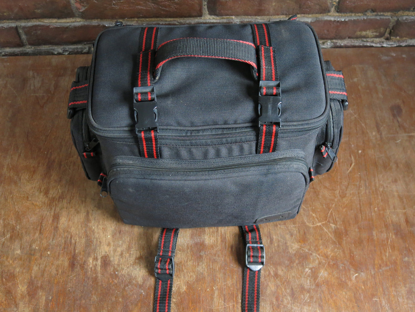 Retro 80s Large Padded Camera Bag With compartments and Strap