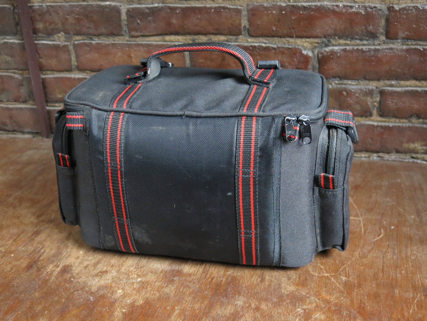 Retro 80s Large Padded Camera Bag With compartments and Strap