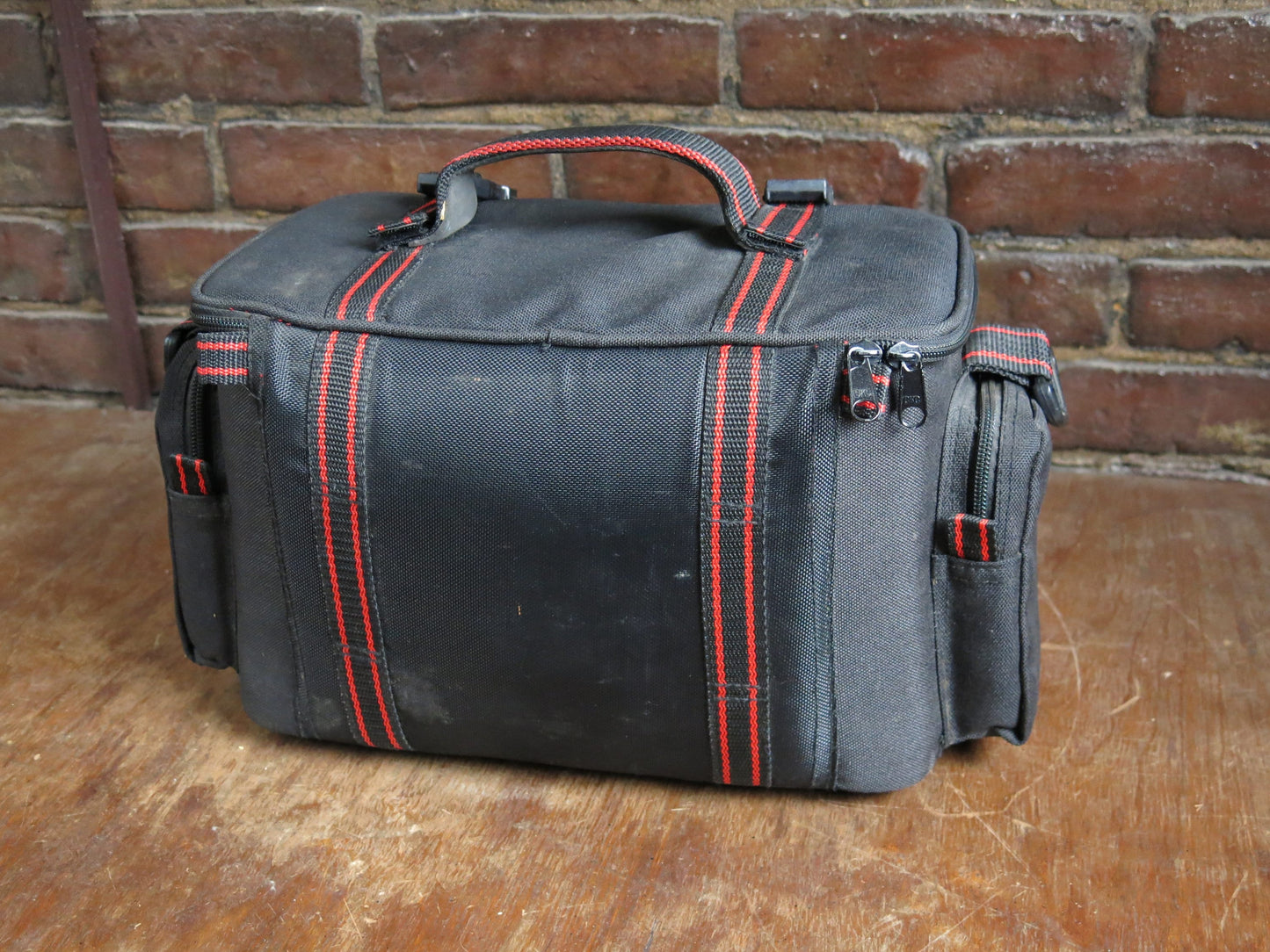 Retro 80s Large Padded Camera Bag With compartments and Strap