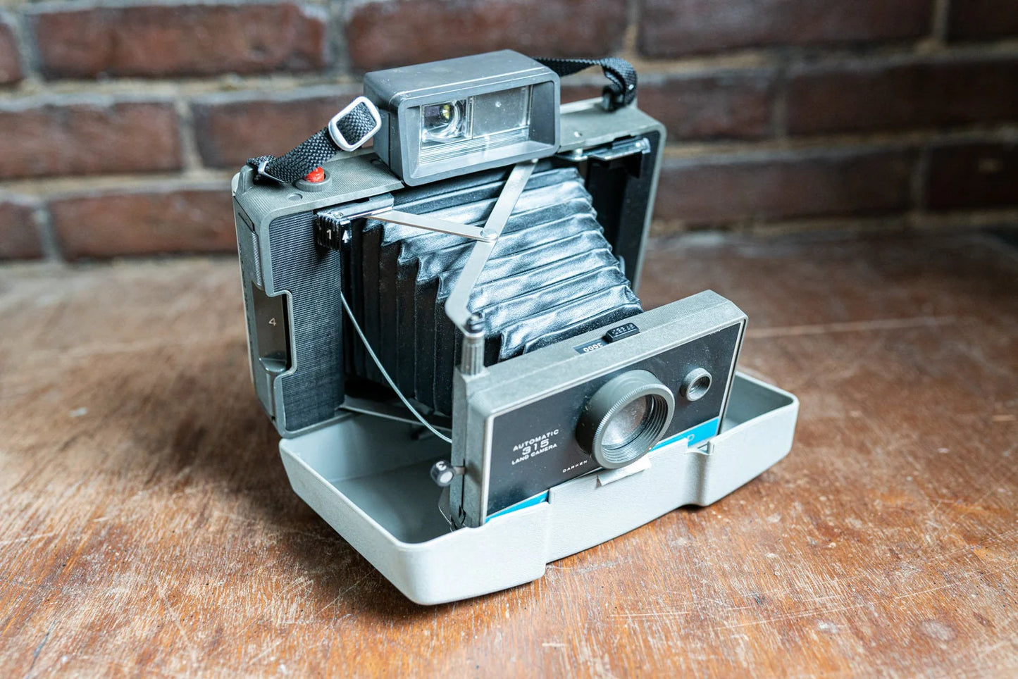 Polaroid Automatic 315 Land Camera Outfit For Display or Prop w/ Case and Extras