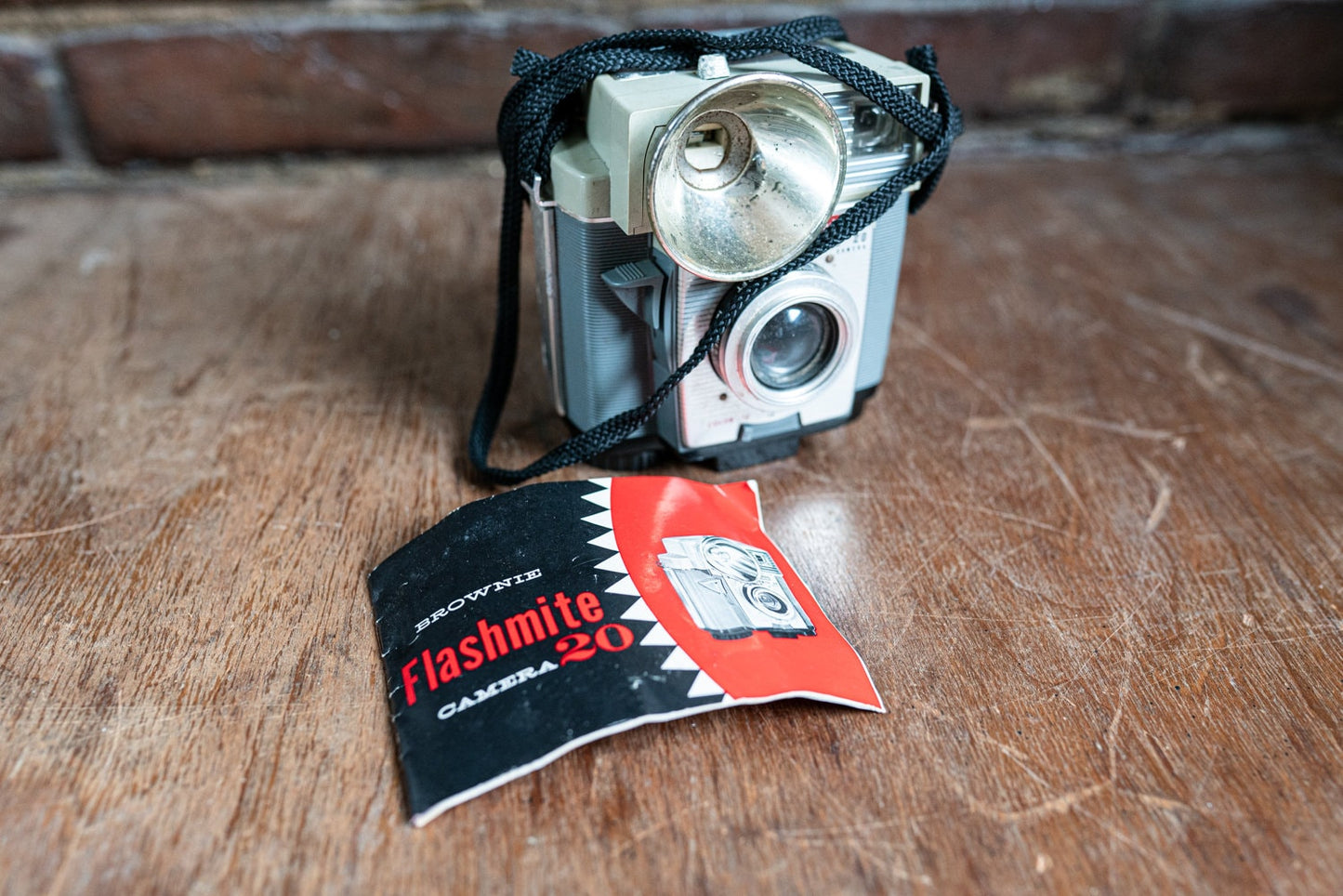 Kodak Brownie Flashmite 20 620 Film Camera w/ Manual for Prop or Display