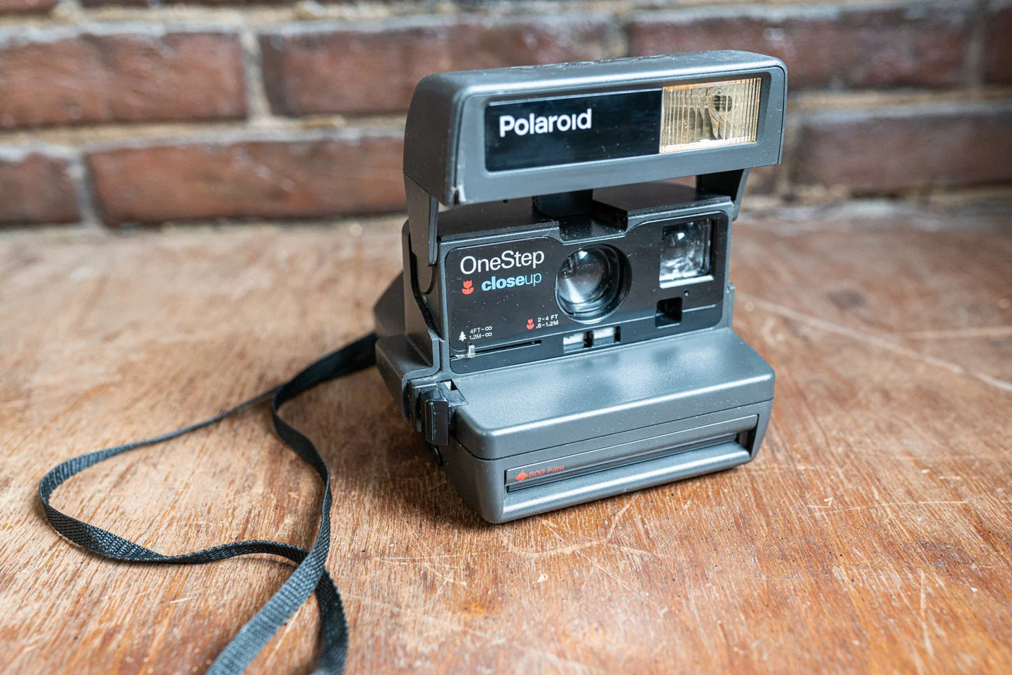 Polaroid 600 Close Up Instant Film Camera