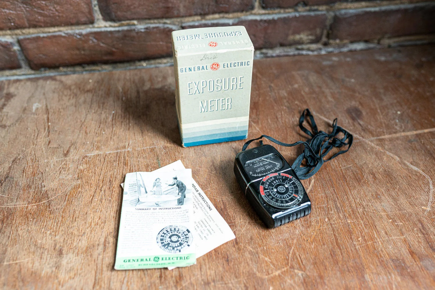 GE DW-58 Exposure Meter w/ Original Box and Manual - Working Condition