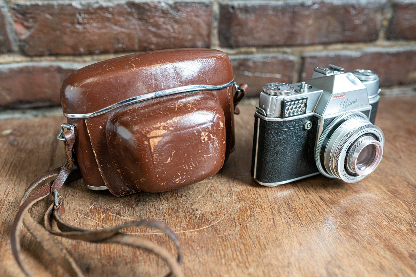 Kodak Retina Reflex 35mm Film Camera with Schneider 50mm f2 & Case, For Restoration