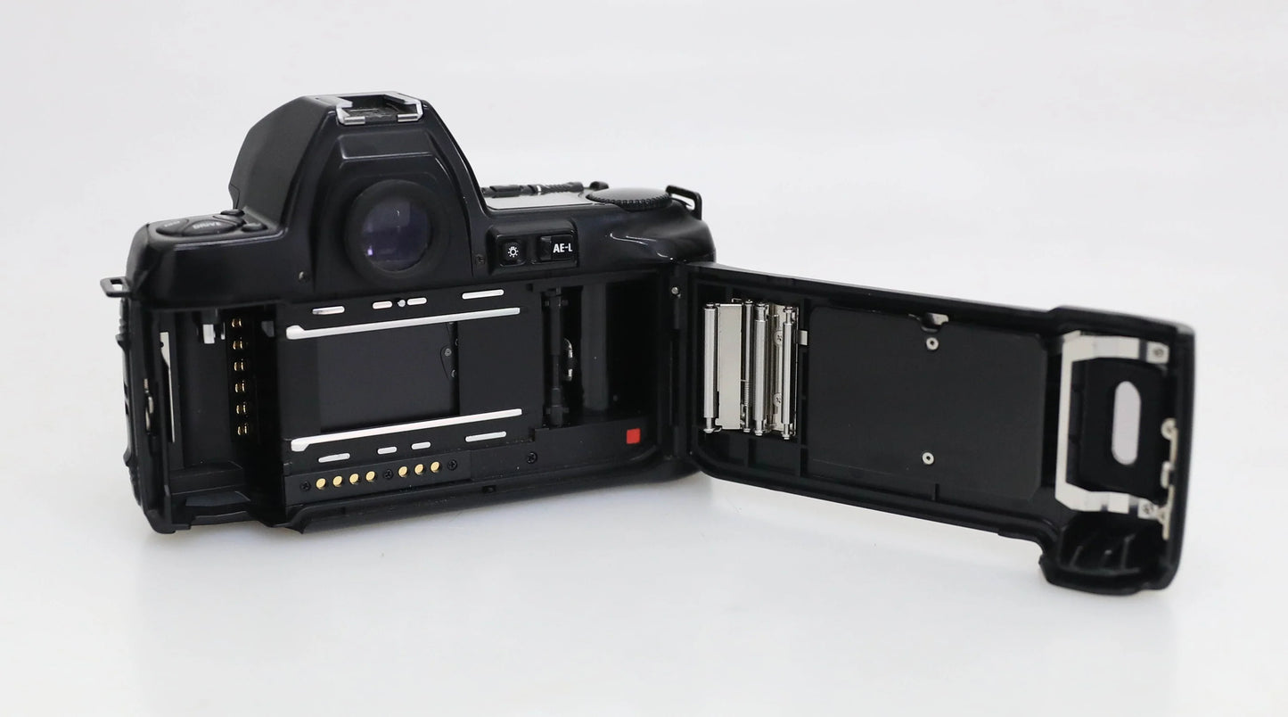 Nikon N8008s 35mm SLR Film Camera in Original Box - WORKS Body Only