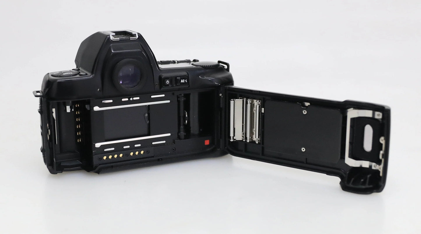 Nikon N8008s 35mm SLR Film Camera in Original Box - WORKS Body Only