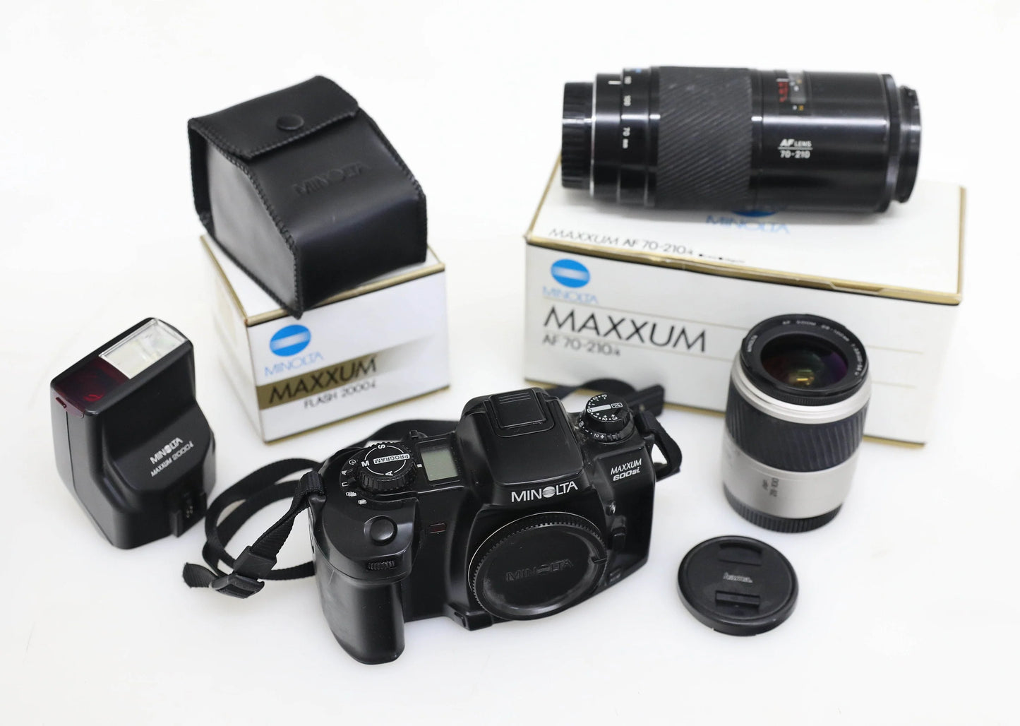 Minolta Maxxum 600si 35mm Film Camera with 28-100mm & 70-210mm Lenses and Flash