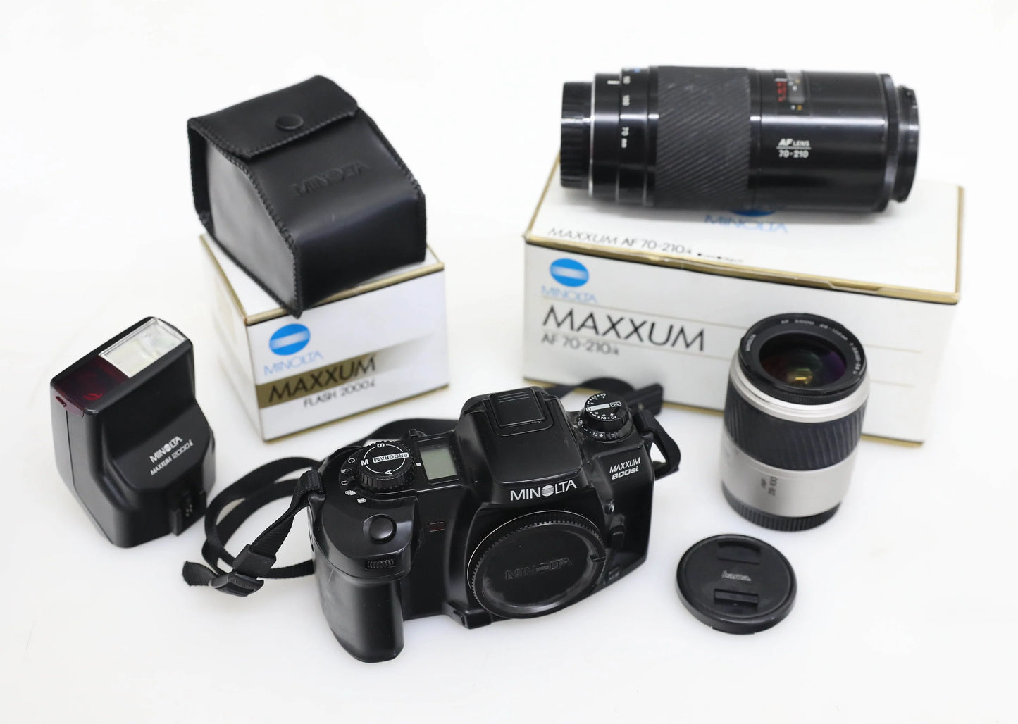 Minolta Maxxum 600si 35mm Film Camera with 28-100mm & 70-210mm Lenses and Flash
