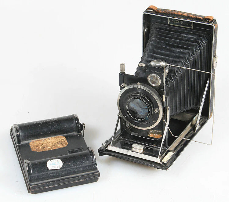 Karvee Folding Camera  w/ 120 film back  (3"1/4 x 4)  and Compur Lens, AS IS