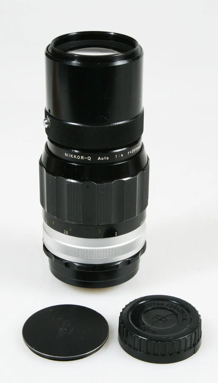 Nikon NIKKOR-Q 200mm F 4.0 Manual Focus NON AI Telephoto Lens W/ Front & Rear Caps
