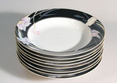 MIKASA CHIRMSIA BLACK FLOWER FINE CHINA. 8 X SOUP BOWLS